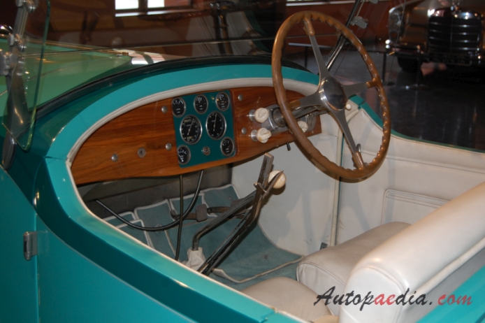 Bugatti typ 41 Royale 1926-1933 (1930/1990 Esders Roadster replika 2d), wnętrze