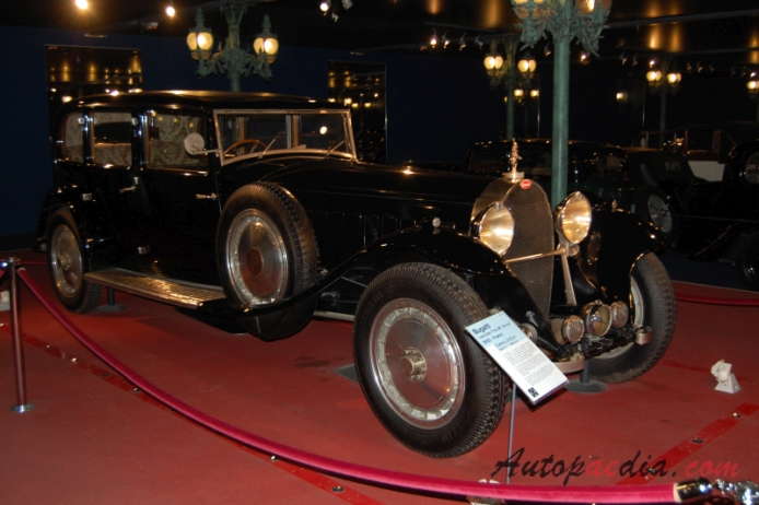 Bugatti typ 41 Royale 1926-1933 (1933 limuzyna Park-Ward 4d), prawy przód