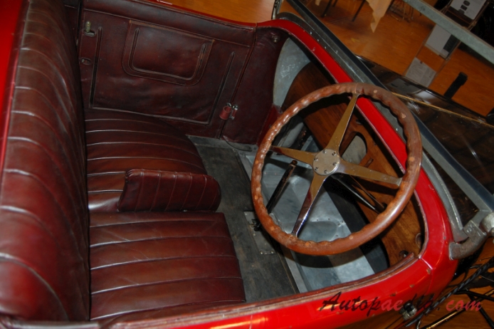 Bugatti type 43 1927-1931 (1929 Gangloff roadster 2d), interior