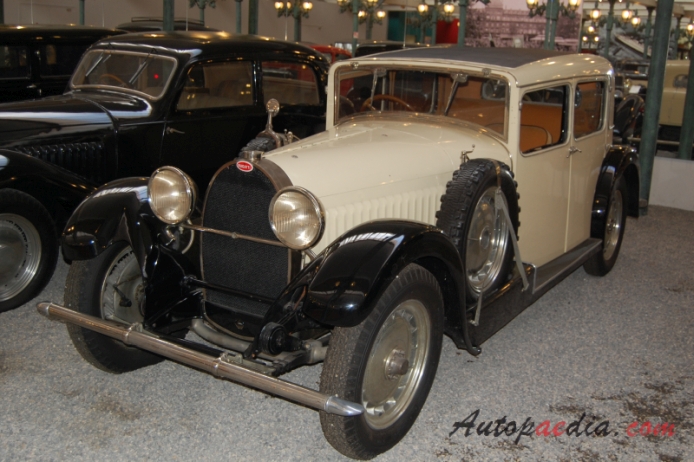 Bugatti typ 46 1929-1933 (1933 Million-Guiet Berline 4d), prawy przód