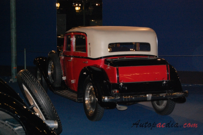 Bugatti type 46 1929-1933 (1934 Berline 4d),  left rear view