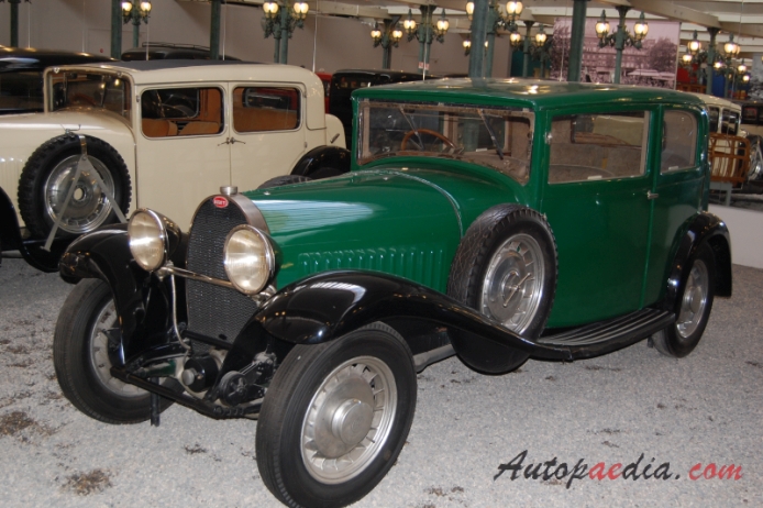 Bugatti typ 49 1930-1934 (1933 Berline 2d), lewy przód
