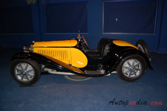 Bugatti typ 55 1931-1935 (1934 roadster), lewy bok
