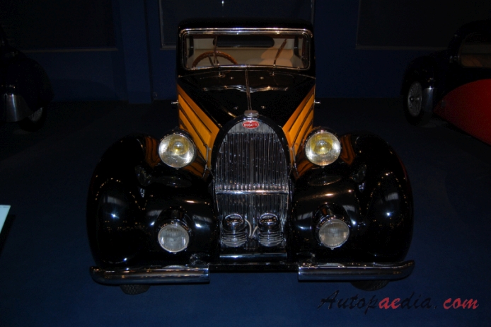 Bugatti typ 57 1934-1940 (1935 Ventoux Saloon 2d), przód
