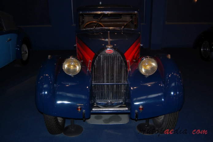 Bugatti typ 57 1934-1940 (1936 Ventoux Saloon 2d), przód