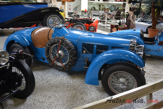 Bugatti typ 57 1934-1940 (1938 two-seater), prawy bok