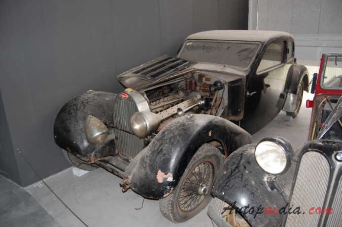 Bugatti typ 57 1934-1940 (Ventoux saloon 2d), lewy przód
