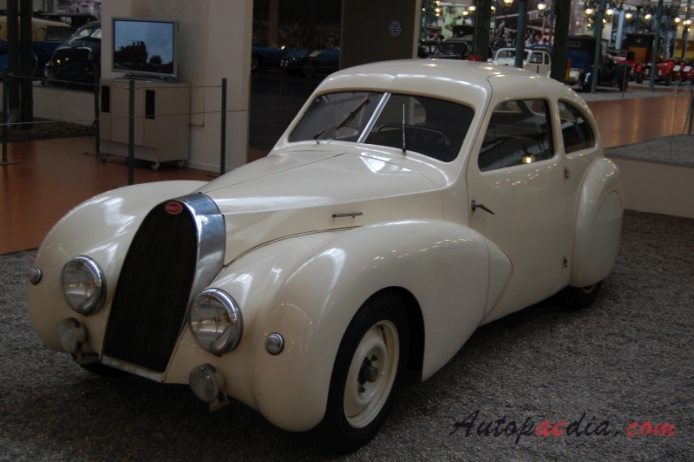 Bugatti typ 73 1945-1947 (1947 73A Saloon 2d), lewy przód