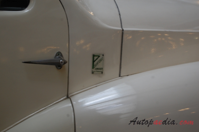 Bugatti typ 73 1945-1947 (1947 73A Saloon 2d), detal 