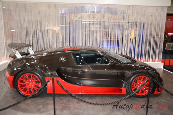 Bugatti Veyron 2005-2015 (2010-2011 Bugatti Veyron 16.4 Super Sport Coupé 2d), right side view