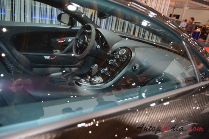 Bugatti Veyron 2005-2015 (2010-2011 Bugatti Veyron 16.4 Super Sport Coupé 2d), wnętrze