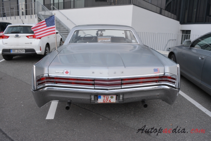 Buick Electra 3. generacja 1965-1970 (1965 225 hardtop 4d), tył
