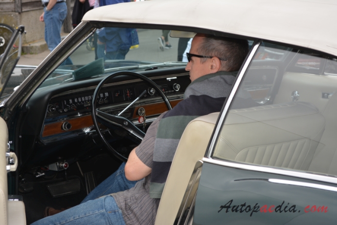 Buick Electra 3. generacja 1965-1970 (1966 225 convertible 2d), wnętrze