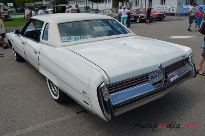 Buick Electra 4th generation 1971-1976 (1975 Buick Electra Limited sedan 4d),  left rear view