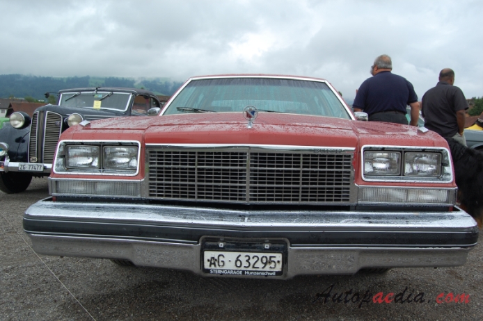 Buick Electra 5. generacja 1977-1984 (1977 Park Avenü Limited sedan 4d), przód