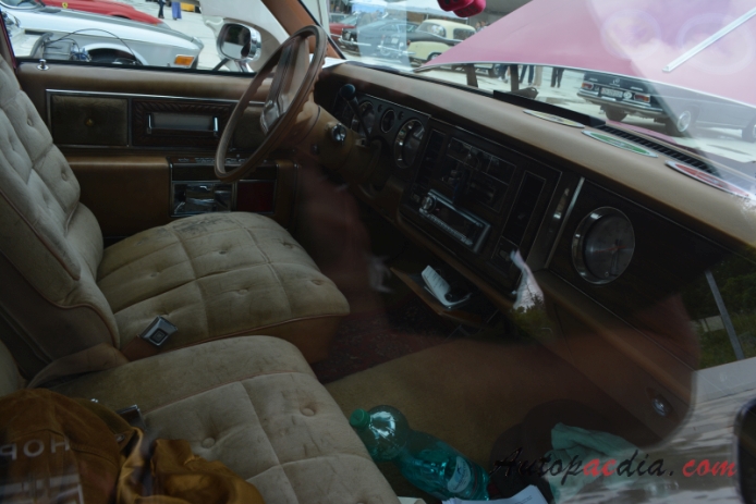 Buick Electra 5. generacja 1977-1984 (1978 Buick Electra Limited sedan 4d), wnętrze
