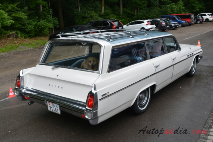 Buick Invicta 2nd generation 1961-1963 (1963 station wagon 5d),  left rear view