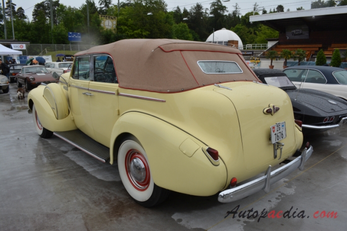 Buick Limited 2. series 1936-1942 (1940 Buick Series 80 phaeton Convertible 4d), lewy tył