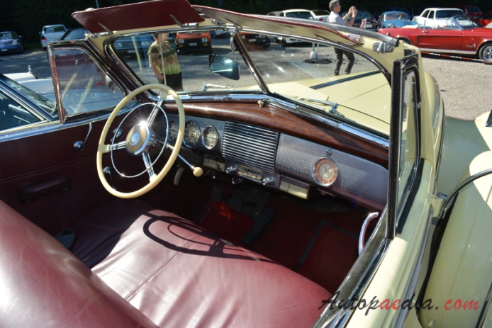 Buick Limited 2nd series 1936-1942 (1940 Buick Series 80 phaeton Convertible 4d), interior