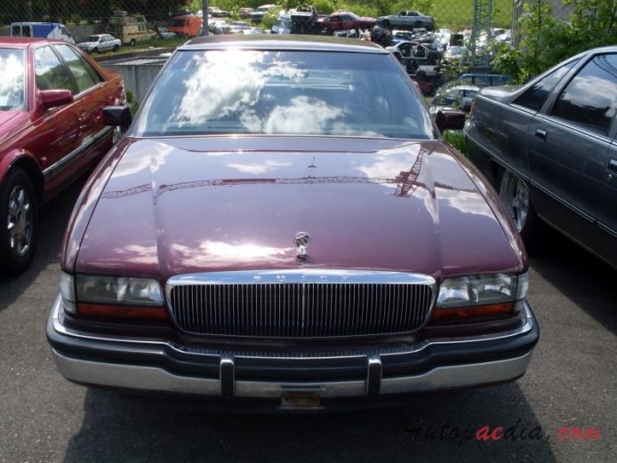 Buick Park Avenü 1. generacja 1990-1996 (sedan 4d), przód