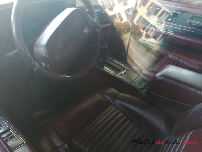 Buick Reatta 1988-1991 (1991 cabriolet 2d), interior