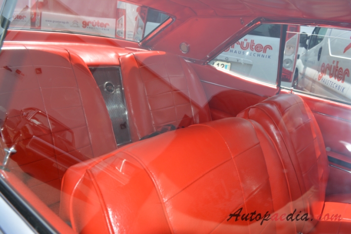 Buick Riviera 1. generacja 1963-1965 (1964 hardtop 2d), wnętrze