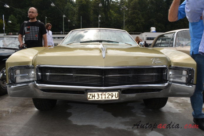 Buick Riviera 2nd generation 1966-1970 (1967 hardtop 2d), front view