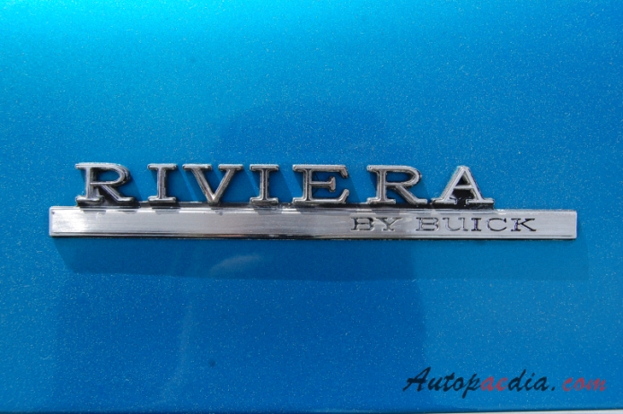 Buick Riviera 2nd generation 1966-1970 (1969 GS hardtop 2d), rear emblem  