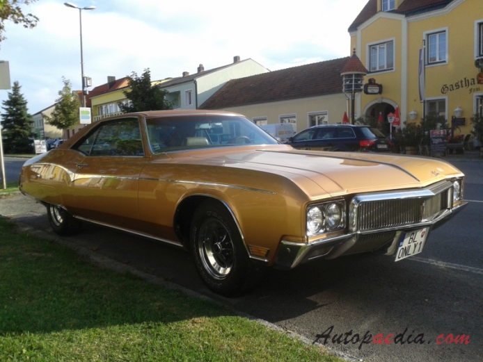 Buick Riviera 2nd generation 1966-1970 (1970 hardtop 2d), right front view