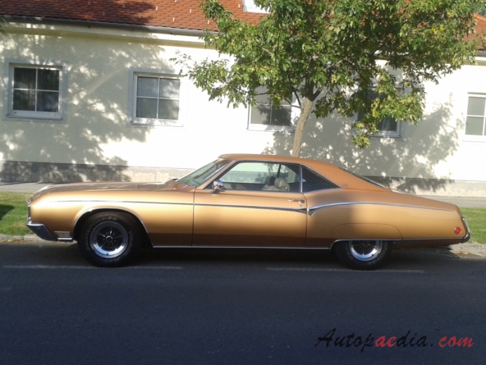 Buick Riviera 2nd generation 1966-1970 (1970 hardtop 2d), left side view