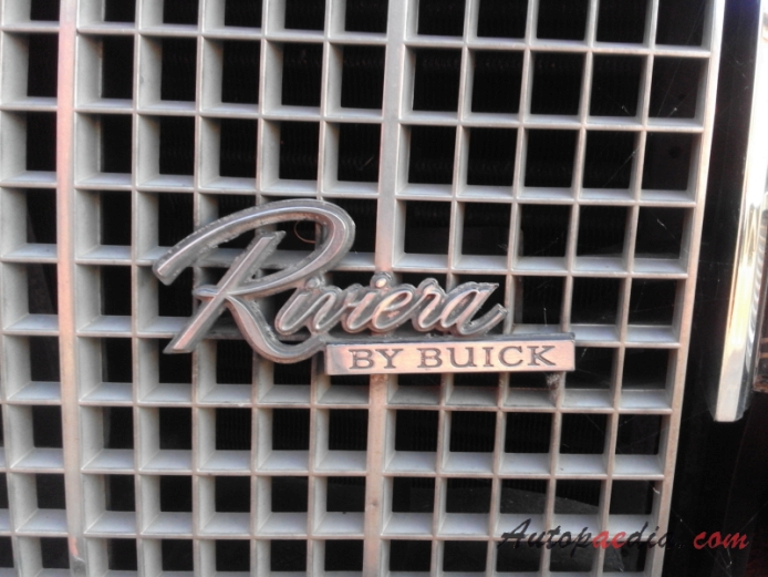 Buick Riviera 6th generation 1979-1985 (Coupé 2d), front emblem  