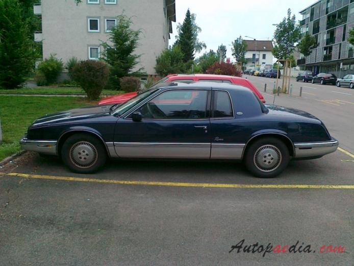 Buick Riviera 7th generation 1987-1993 (1989-1993 Coupé 2d), left side view