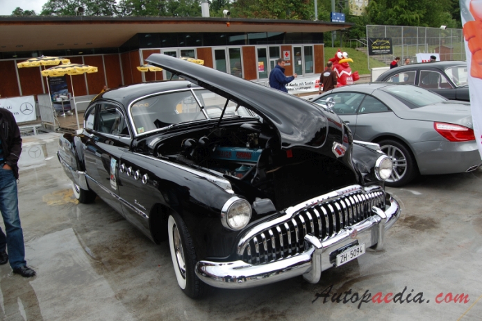 Buick Roadmaster 5th generation 1949-1953 (1949 Coupé 2d), right front view