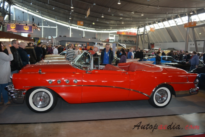 Buick Roadmaster 6. generacja 1954-1956 (1955 convertible 2d), lewy bok
