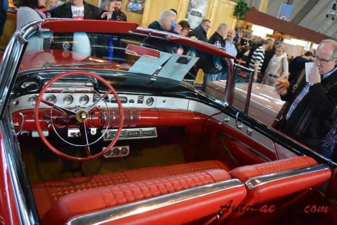 Buick Roadmaster 6. generacja 1954-1956 (1955 convertible 2d), wnętrze