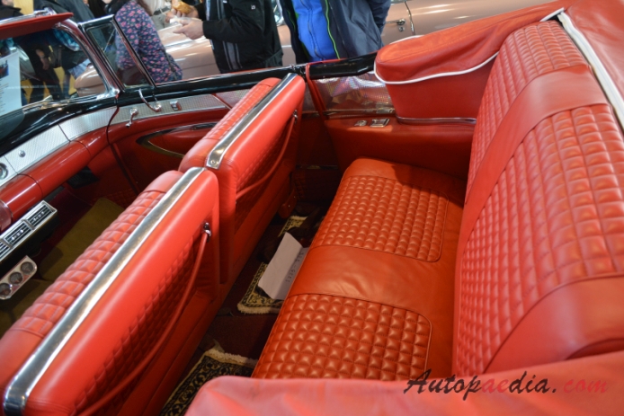 Buick Roadmaster 6th generation 1954-1956 (1955 convertible 2d), interior