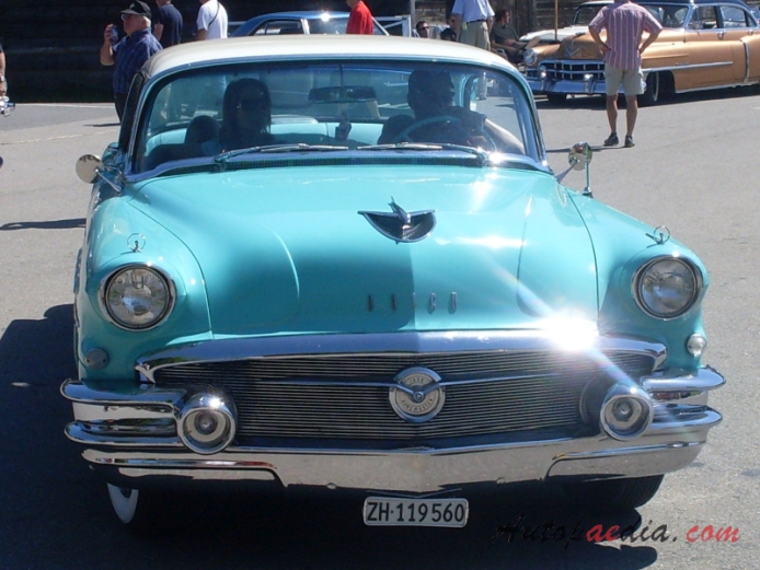 Buick Roadmaster 6. generacja 1954-1956 (1956 hardtop 4d), przód