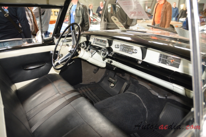 Buick Roadmaster 7. generacja 1957-1958 (1957 Buick Roadmaster Estate Wagon 5d), wnętrze