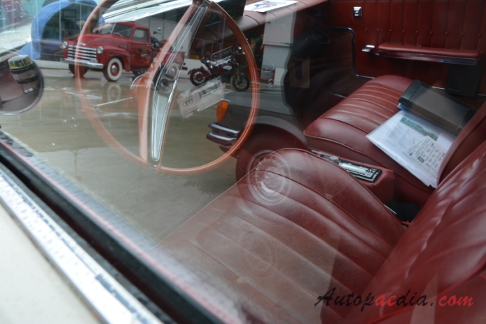 Buick Skylark 2. generacja 1961-1963 (1963 Buick Special Skylark cabriolet 2d), wnętrze