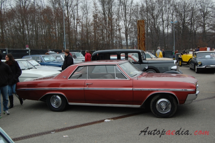 Buick Skylark 3. generacja 1964-1972 (1964 Coupé 2d), prawy bok