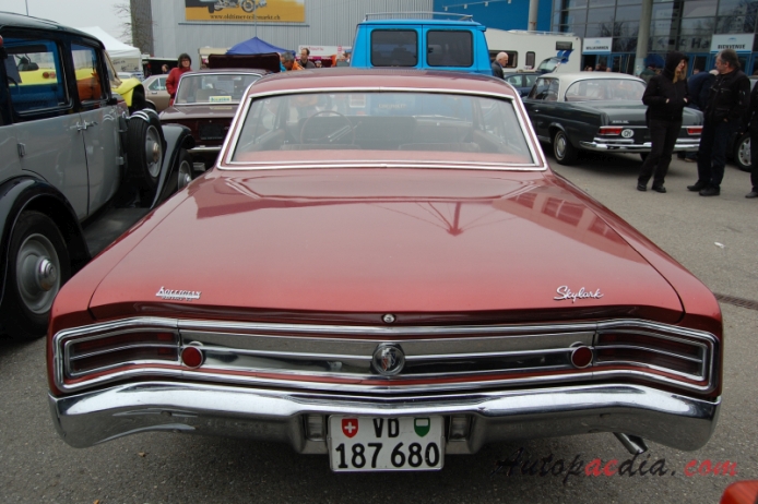 Buick Skylark 3. generacja 1964-1972 (1964 Coupé 2d), tył