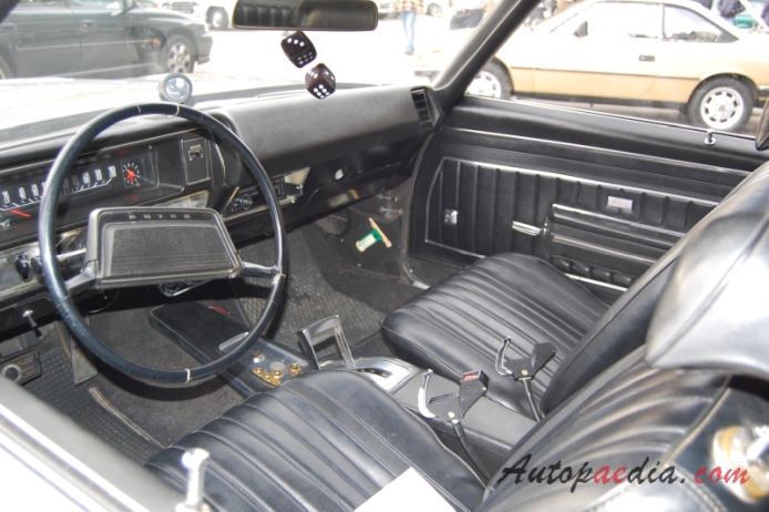 Buick Skylark 3. generacja 1964-1972 (1969 GS 400 hardtop Coupé 2d), wnętrze