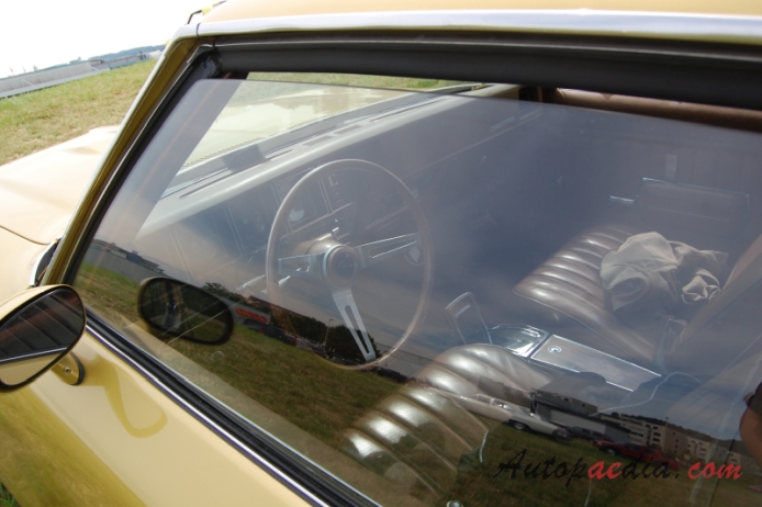 Buick Skylark 3. generacja 1964-1972 (1971 GS 455 hardtop Coupé 2d), wnętrze