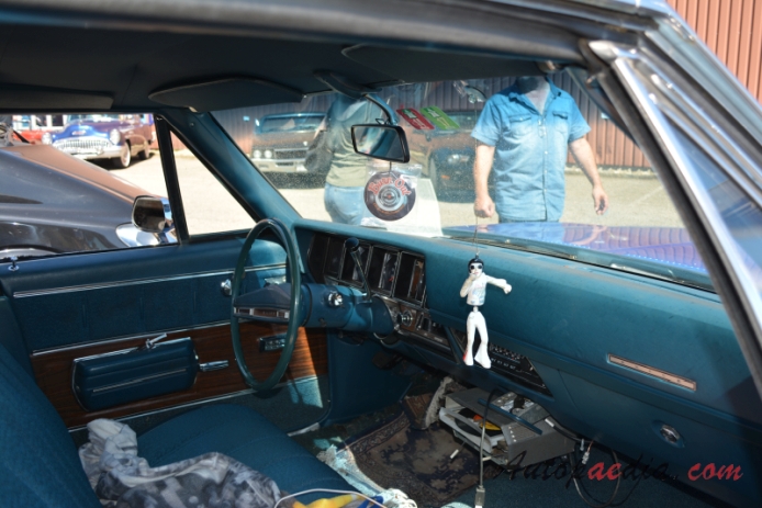 Buick Skylark 3. generacja 1964-1972 (1972 Custom hardtop 4d), wnętrze