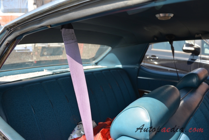 Buick Skylark 3. generacja 1964-1972 (1972 Custom hardtop 4d), wnętrze
