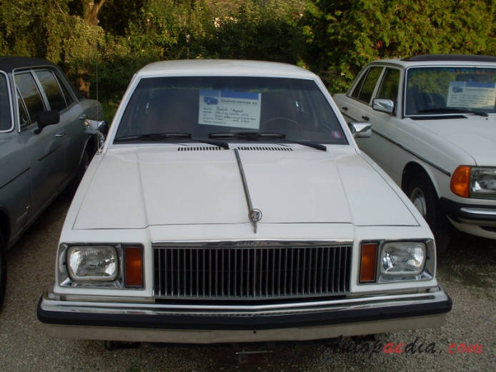 Buick Skylark 5. generacja 1980-1985 (1983 sedan 4d), przód