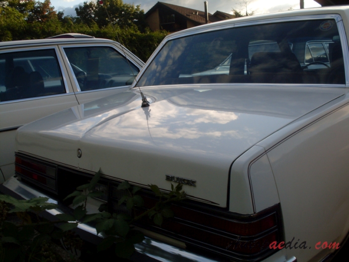 Buick Skylark 5. generacja 1980-1985 (1983 sedan 4d), tył