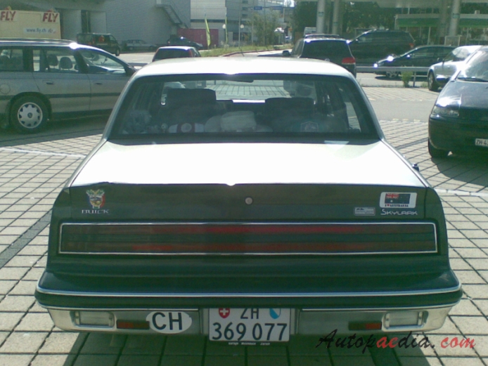 Buick Skylark 6th generation 1986-1991 (1986-1988 sedan 4d), rear view