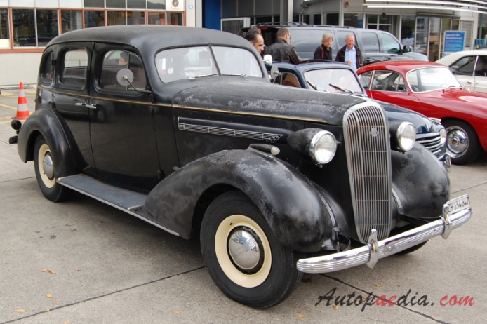 Buick Special 2. series (Special Series 40) 1936-1949 (1936 saloon 4d), prawy przód