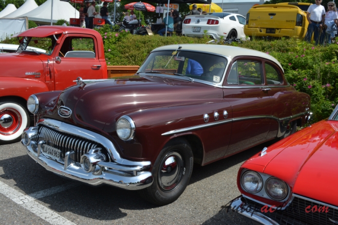 Buick Special 3. series 1949-1958 (1951 sedan 2d), lewy przód